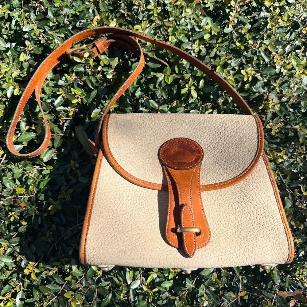 Vintage Dooney & Bourke Classic Tan and Cream Leather Women's Bag